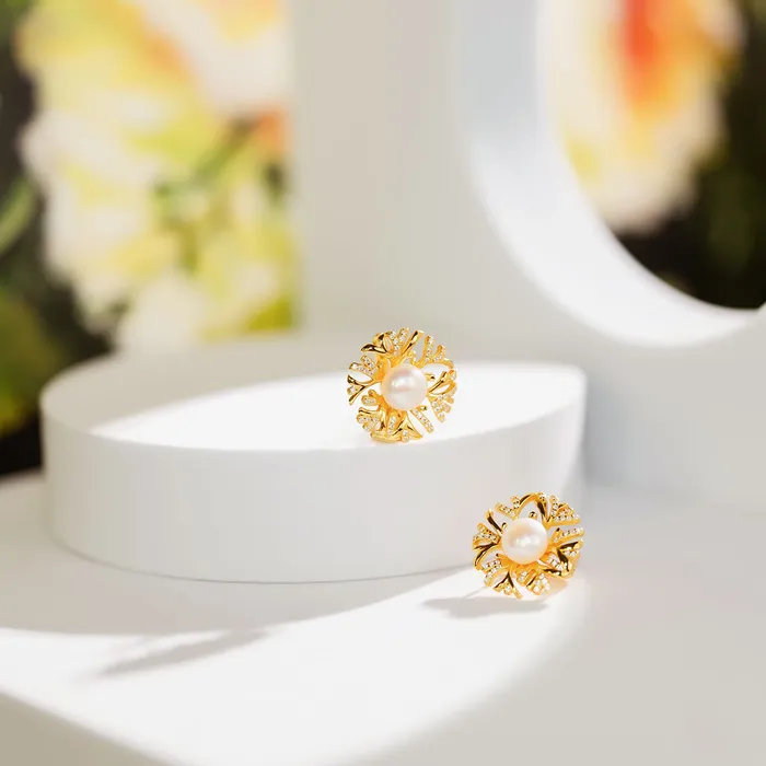 Earrings Pearly Lustre Elegant Freshwater Pearl Earrings WE00506 GARDENS
