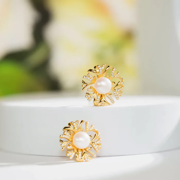 Earrings Pearly Lustre Elegant Freshwater Pearl Earrings WE00506 GARDENS