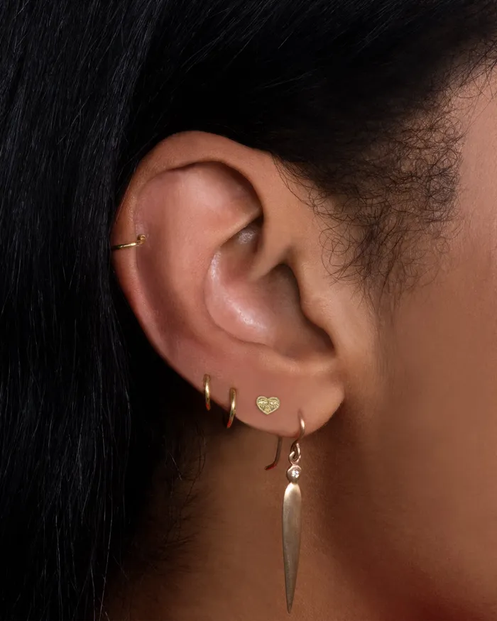 NEW YORK ADORNED Earrings Baby Vom Threadless Earring