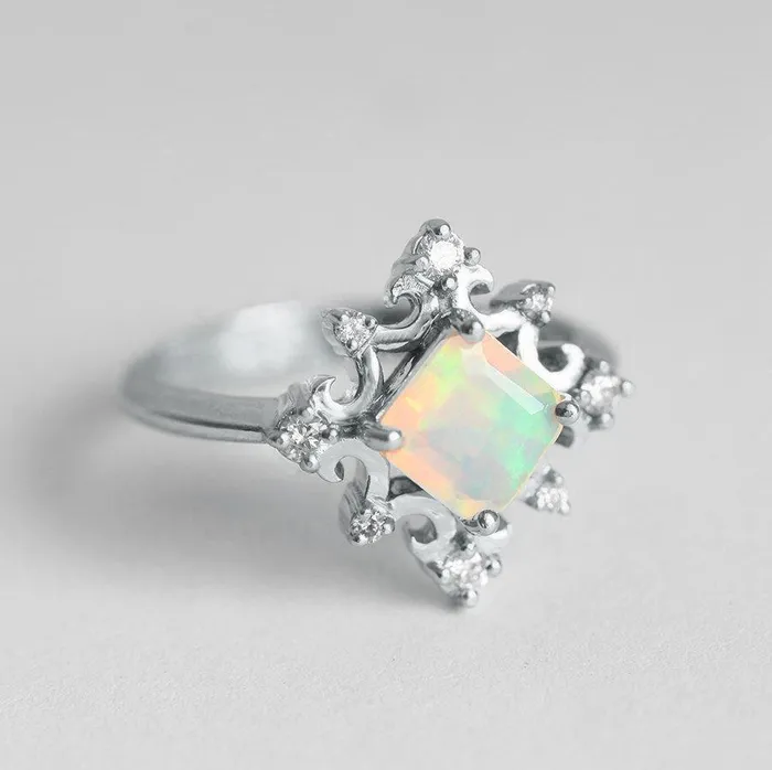 capucinne Rings Lilyanna Vintage Opal Ring