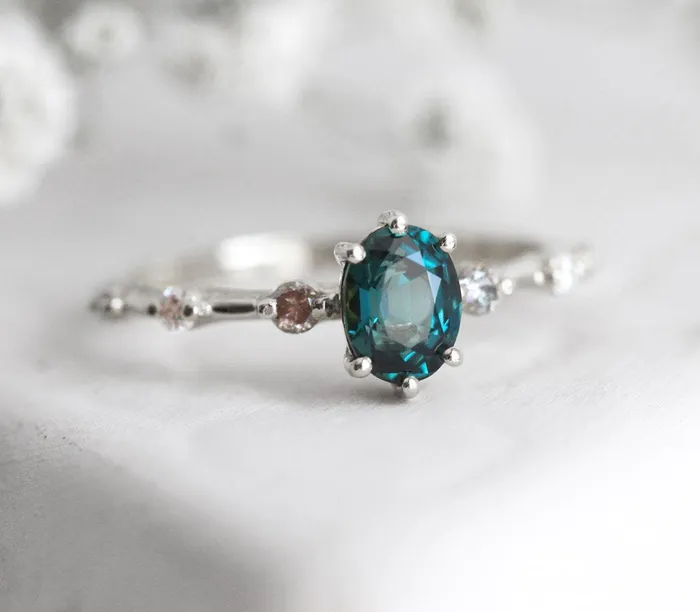 Capucinne Rings Ophelia Oval Sapphire Diamond Ring