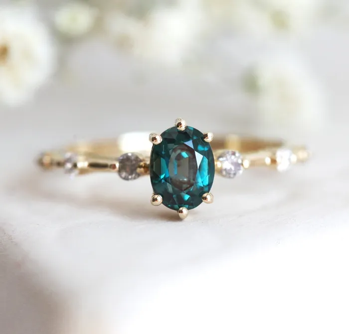 Capucinne Rings Ophelia Oval Sapphire Diamond Ring
