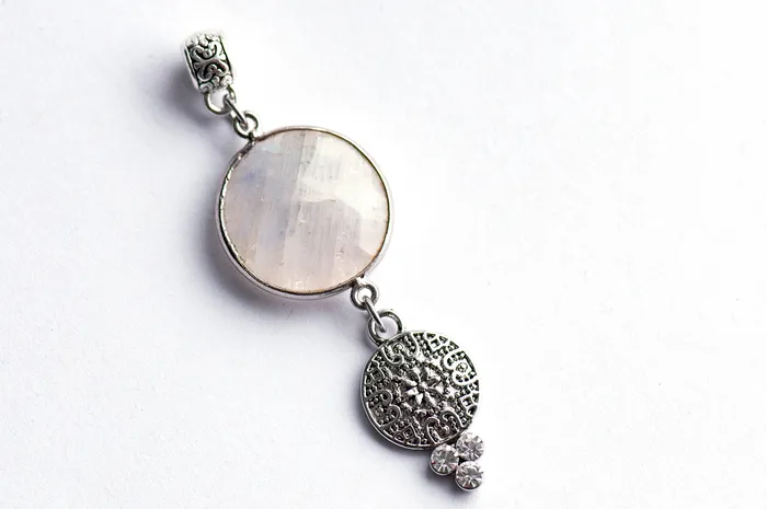 Fierce Lynx Designs Necklaces Luxe Lunar Lynx Moonstone Pendant with Customizable Chain Fierce Lynx Designs Necklaces Luxe Lunar Lynx Moonstone Pendant with Customizable Chain