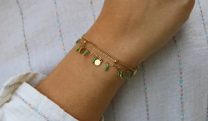 Unique Jewelry Paris Esme Bracelet en acier inoxydable et perles Heishi Bracelets