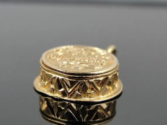 Market Square Jewelers Charm Necklaces Vintage Anniversary Cake Gold Charm Market Square Jewelers Charm Necklaces Vintage Anniversary Cake Gold Charm