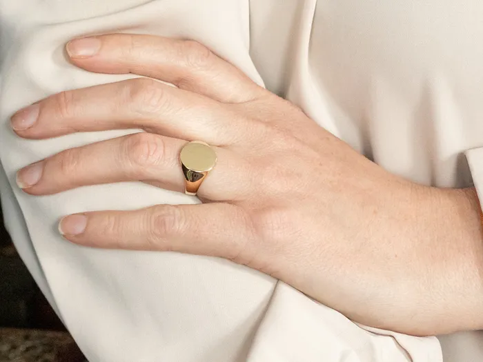 Market Square Jewelers Rings Yellow Gold Plain Signet Ring with Oval Top