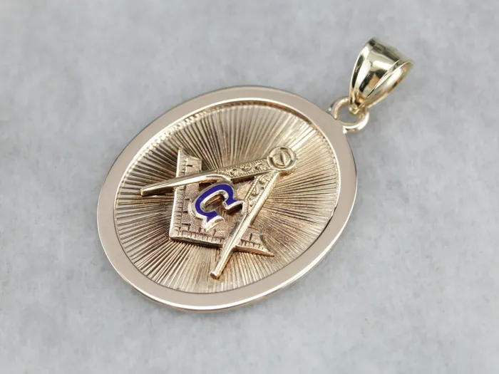 Necklaces Market Square Jewelers Mens Duel Sided Vintage Masonic Pendant