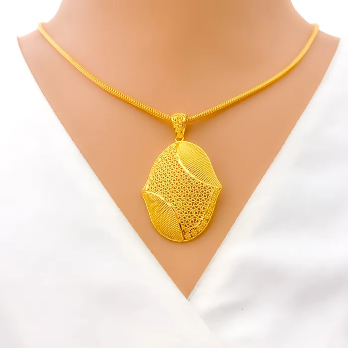 PreStyled Sets Andaaz Jewelers Sophisticated Vibrant 22K Gold Pendant Set