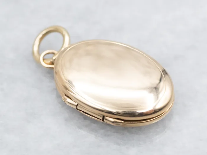Rings Market Square Jewelers Simple Gold Oval Locket