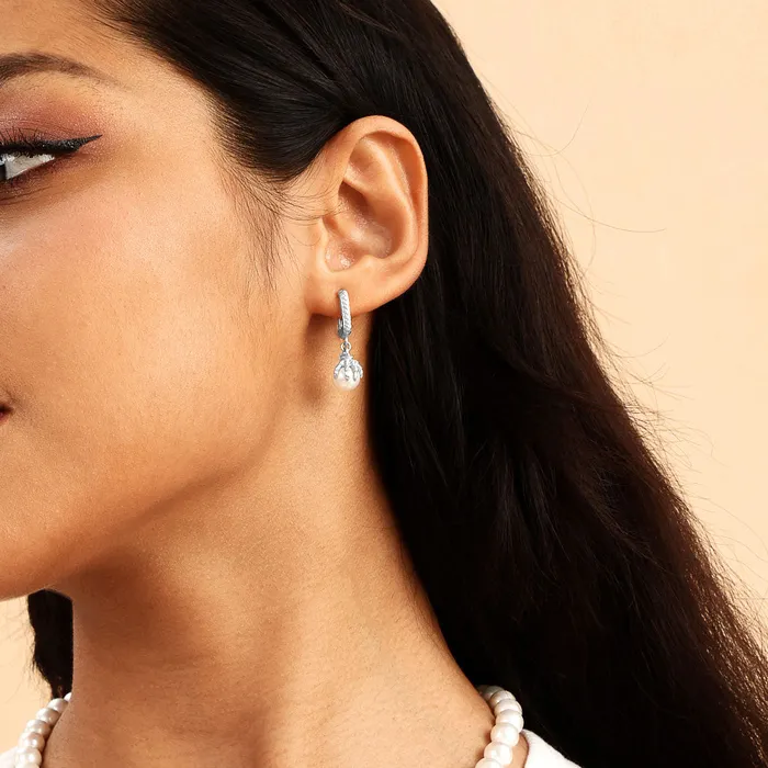 Single WONG Dragon Claw Pearl Dangly Earring old Earrings