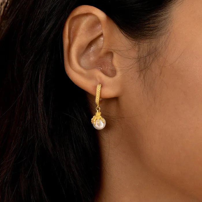 Single WONG Dragon Claw Pearl Dangly Earring old Earrings