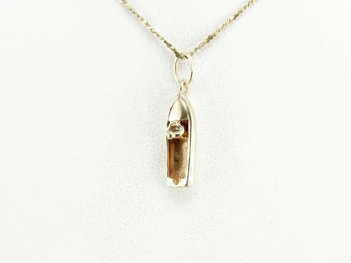 Vintage Cigarette Racing Boat Charm Market Square Jewelers Charm Necklaces Vintage Cigarette Racing Boat Charm Market Square Jewelers Charm Necklaces