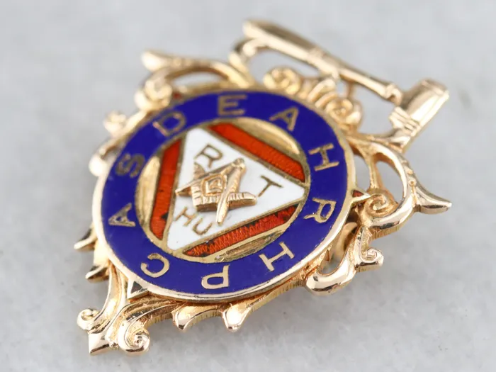 Vintage Gold Masonic Pin or Pendant Market Square Jewelers PreStyled Sets