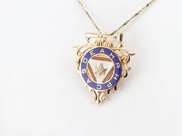 Vintage Gold Masonic Pin or Pendant Market Square Jewelers PreStyled Sets Vintage Gold Masonic Pin or Pendant Market Square Jewelers PreStyled Sets
