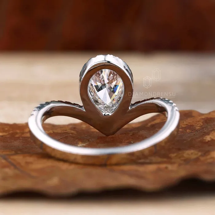 Diamondrensu Rings 063 CT Pear Cut Lab Grown Diamond Engagement Ring for Women
