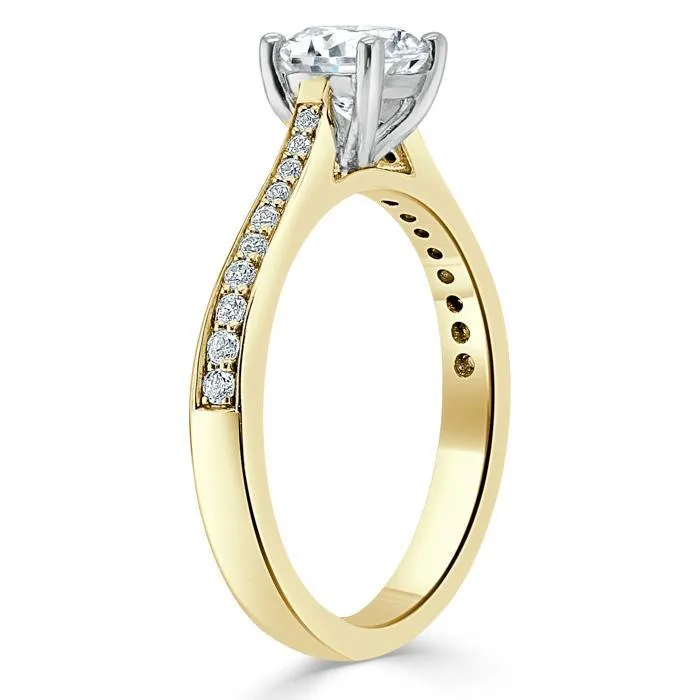 Flawless Moissanite Rings Round Cut Moissanite Engagement Ring Classic Style