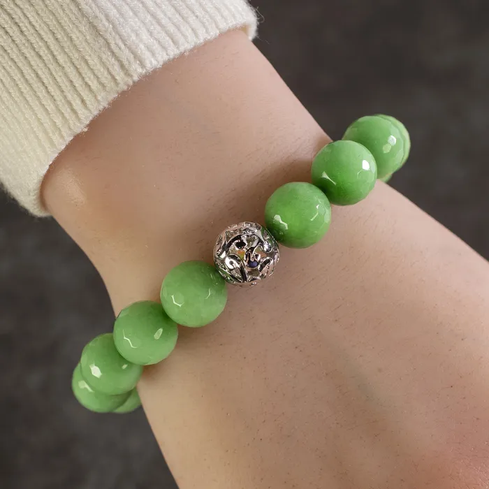 Kalifano Bracelets Faceted Green Color Enhanced Jade with Silver Accent Bead Gemstone Elastic Bracelet Kalifano Bracelets Faceted Green Color Enhanced Jade with Silver Accent Bead Gemstone Elastic Bracelet