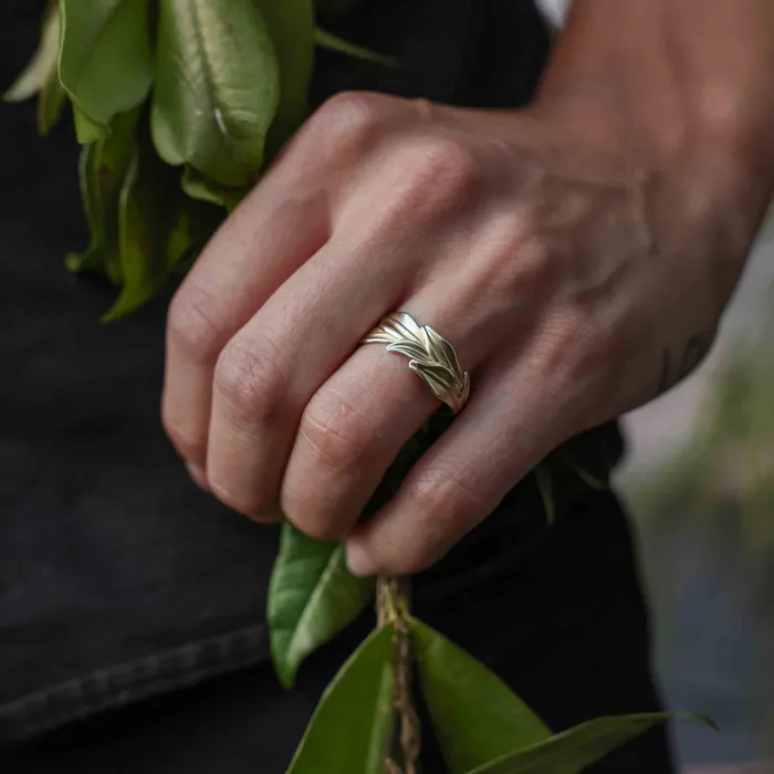 Maui Divers Jewelry Maile Ring in Gold 10mm Rings