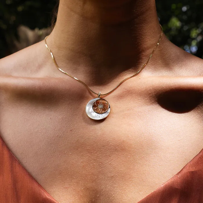 Maui Divers Jewelry Necklaces Moon Protea Star Mother of Pearl Pendant in Gold with Diamonds 25mm