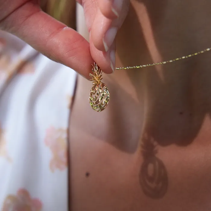 Necklaces Maui Divers Jewelry Aloha Pineapple Pendant in Gold