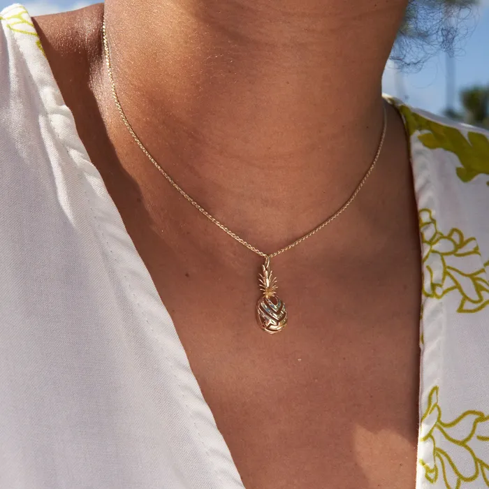 Necklaces Maui Divers Jewelry Aloha Pineapple Pendant in Gold